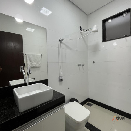 Imagem Casa com 3 Quartos à Venda, 123 m² Imagem Casa com 3 Quartos à Venda, 123 m²
