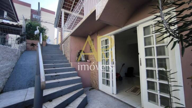 Imagem Casa com 5 Quartos à Venda, 300 m² em Jardim Atlântico - Florianópolis Imagem Casa com 5 Quartos à Venda, 300 m² em Jardim Atlântico - Florianópolis