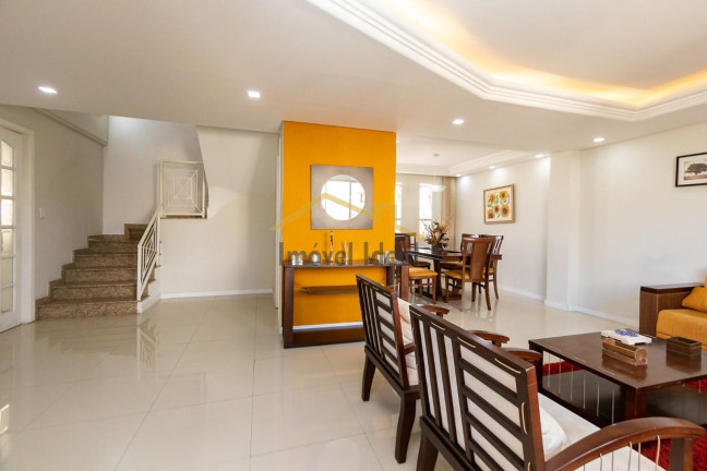 Imagem Casa com 4 Quartos à Venda, 309 m² em Bairro Alto - Curitiba