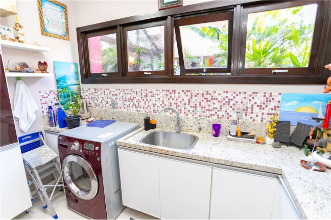 Imagem Casa com 4 Quartos à Venda, 400 m² em Jardim Planalto - Porto Alegre Imagem Casa com 4 Quartos à Venda, 400 m² em Jardim Planalto - Porto Alegre