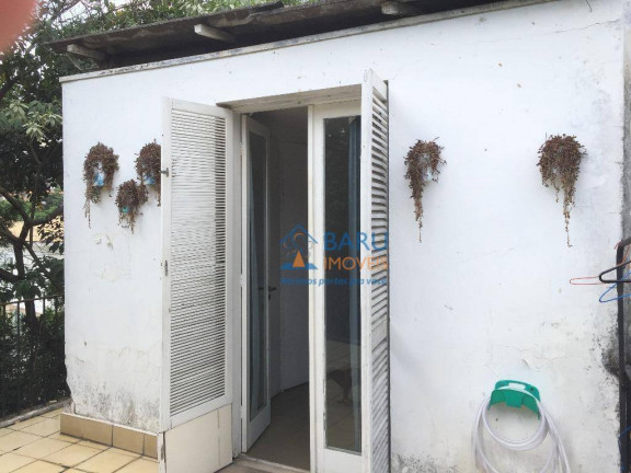 Imagem Casa com 3 Quartos à Venda, 300 m² em Pacaembu - São Paulo Imagem Casa com 3 Quartos à Venda, 300 m² em Pacaembu - São Paulo
