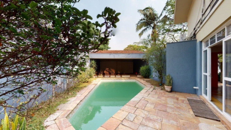 Casa com 7 Quartos à Venda,  em Vila Madalena - São Paulo