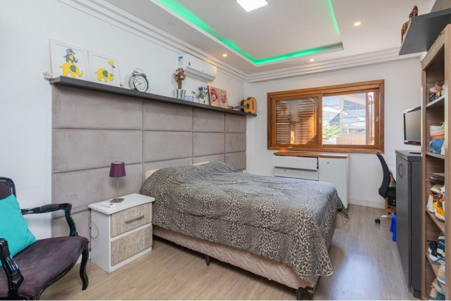 Imagem Casa com 3 Quartos à Venda, 261 m² em Passo Das Pedras - Porto Alegre Imagem Casa com 3 Quartos à Venda, 261 m² em Passo Das Pedras - Porto Alegre