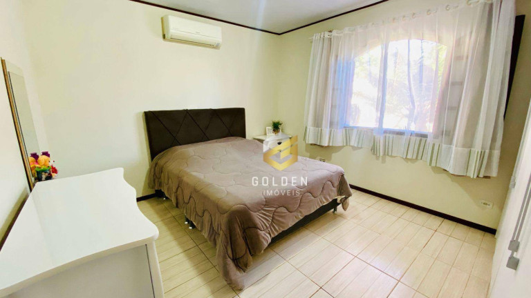 Imagem Casa com 4 Quartos à Venda, 135 m² em Bombas - Bombinhas Imagem Casa com 4 Quartos à Venda, 135 m² em Bombas - Bombinhas