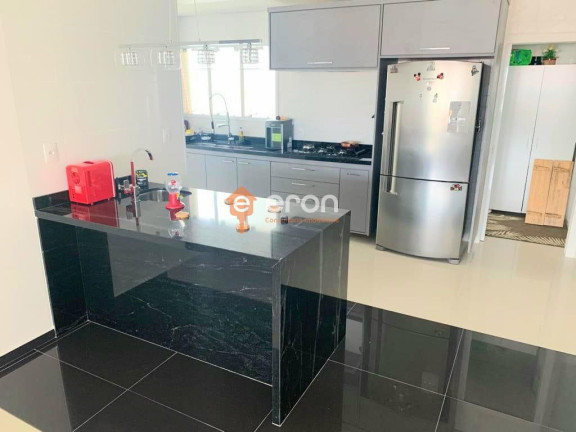 Imagem Apartamento com 3 Quartos à Venda, 150 m²