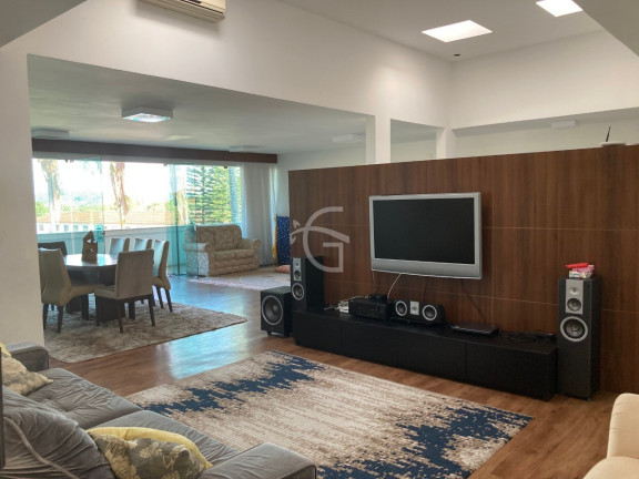 Imagem Casa com 5 Quartos à Venda, em Boa Vista - Joinville Imagem Casa com 5 Quartos à Venda, em Boa Vista - Joinville