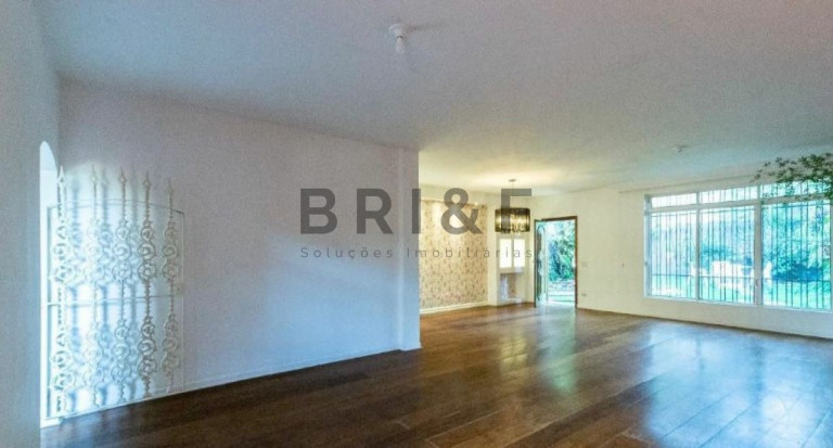 Imagem Casa com 3 Quartos à Venda, 256 m² em Moema - São Paulo Imagem Casa com 3 Quartos à Venda, 256 m² em Moema - São Paulo
