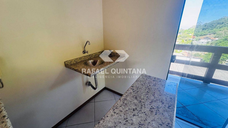 Imagem Casa com 2 Quartos para Alugar, 199 m² em Sambaqui - Florianópolis