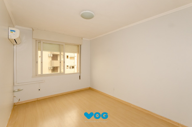 Imagem Imóvel com 2 Quartos à Venda, 72 m² em Santa Cecília - Porto Alegre Imagem Imóvel com 2 Quartos à Venda, 72 m² em Santa Cecília - Porto Alegre