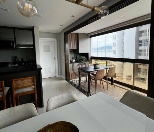Apartamento com 3 Quartos à Venda, 110 m² em Estreito - Florianópolis