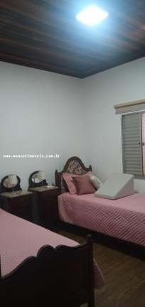 Imagem Casa com 3 Quartos à Venda, em Centro - Monteiro Lobato Imagem Casa com 3 Quartos à Venda, em Centro - Monteiro Lobato