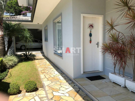 Imagem Casa com 4 Quartos à Venda, 297 m² em Vila Nova - Jaraguá Do Sul Imagem Casa com 4 Quartos à Venda, 297 m² em Vila Nova - Jaraguá Do Sul