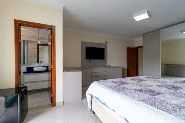 Imagem Casa com 4 Quartos à Venda, em Penha De França - São Paulo Imagem Casa com 4 Quartos à Venda, em Penha De França - São Paulo