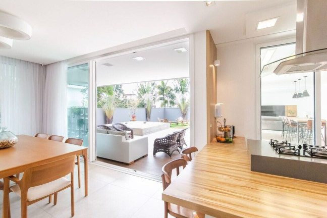 Imagem Casa de Condomínio com 4 Quartos à Venda, 330 m² em Campeche - Florianópolis Imagem Casa de Condomínio com 4 Quartos à Venda, 330 m² em Campeche - Florianópolis