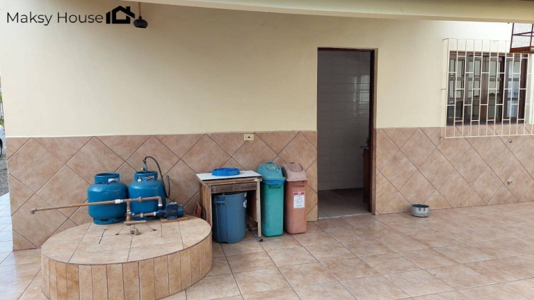 Imagem Casa com 4 Quartos à Venda, em Boqueirão - Curitiba Imagem Casa com 4 Quartos à Venda, em Boqueirão - Curitiba
