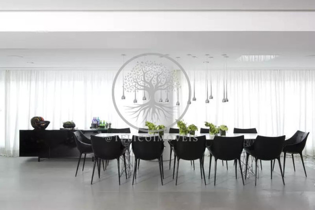 Apartamento com 3 Quartos à Venda, 335 m²