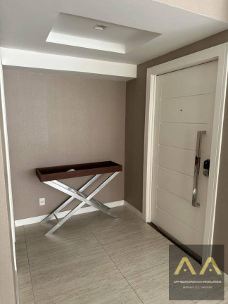 Imagem Apartamento com 3 Quartos à Venda, 235 m² em Alphaville - Barueri
