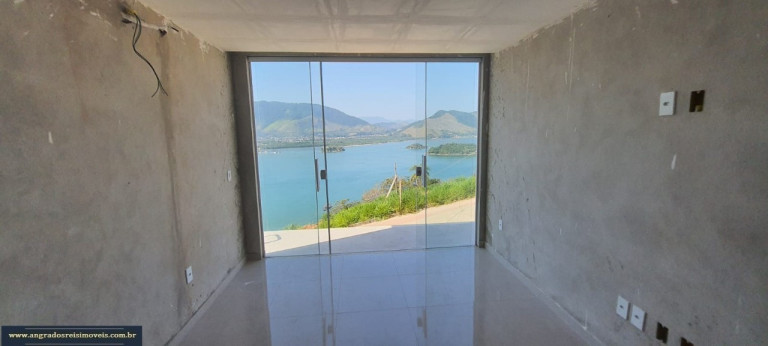 Imagem Casa com 1 Quarto à Venda, 400 m² em Campo Grande - Rio De Janeiro Imagem Casa com 1 Quarto à Venda, 400 m² em Campo Grande - Rio De Janeiro