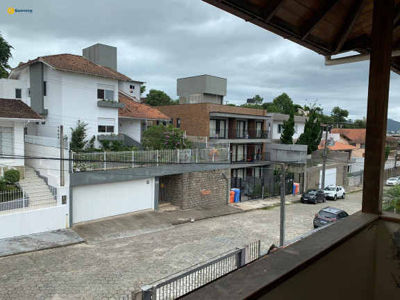 Imagem Casa com 3 Quartos à Venda, 318 m² em Trindade - Florianópolis Imagem Casa com 3 Quartos à Venda, 318 m² em Trindade - Florianópolis
