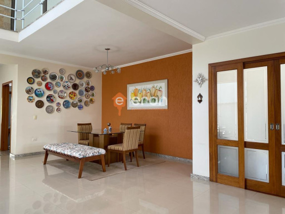 Imagem Casa com 3 Quartos à Venda, 439 m²