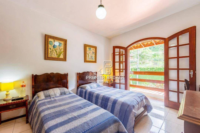 Imagem Casa com 4 Quartos à Venda, 174 m² em Alto - Teresópolis Imagem Casa com 4 Quartos à Venda, 174 m² em Alto - Teresópolis