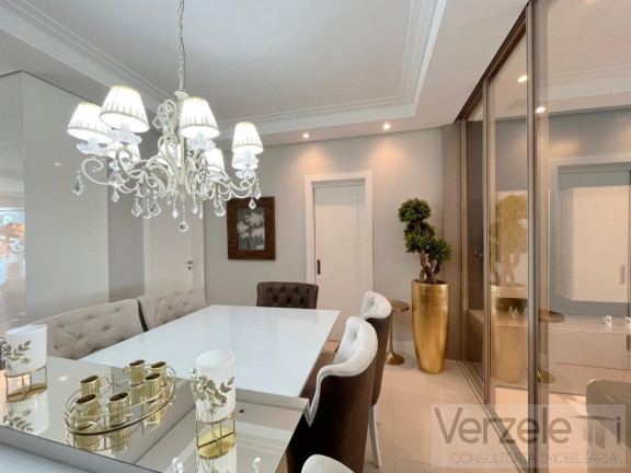 Imagem Apartamento com 3 Quartos à Venda, 144 m² em Centro