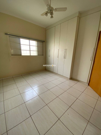 Imagem Casa com 3 Quartos à Venda, 130 m² Imagem Casa com 3 Quartos à Venda, 130 m²