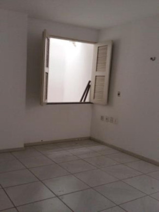 Imagem Imóvel com 7 Quartos à Venda, 270 m² em Serrinha - Fortaleza Imagem Imóvel com 7 Quartos à Venda, 270 m² em Serrinha - Fortaleza