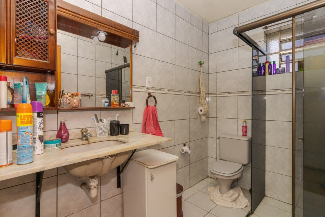 Imagem Imóvel com 3 Quartos à Venda, em Jardim Lindóia - Porto Alegre Imagem Imóvel com 3 Quartos à Venda, em Jardim Lindóia - Porto Alegre