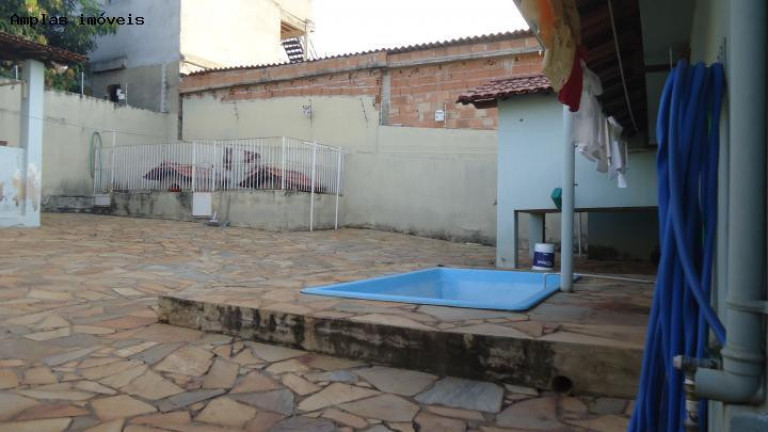 Imagem Casa com 3 Quartos à Venda, 150 m² em Centro - Mateus Leme Imagem Casa com 3 Quartos à Venda, 150 m² em Centro - Mateus Leme
