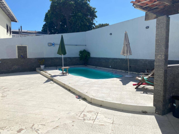 Imagem Casa com 3 Quartos à Venda, 257 m² em Centro - Araruama