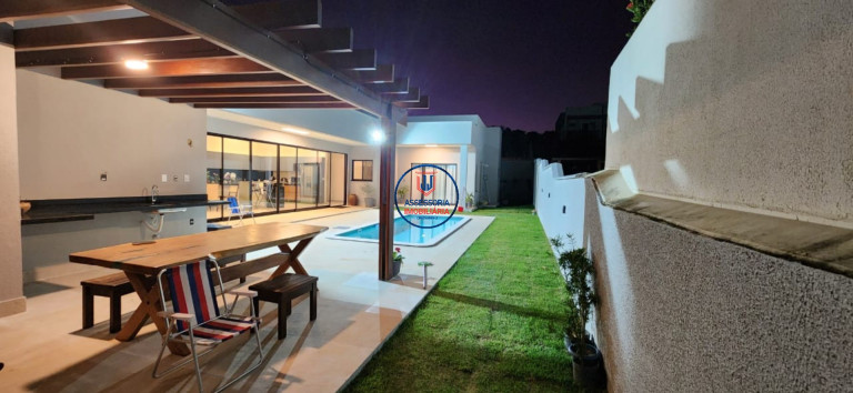 Imagem Casa com 4 Quartos para Alugar ou Temporada, 250 m² em Cajupiranga - Parnamirim Imagem Casa com 4 Quartos para Alugar ou Temporada, 250 m² em Cajupiranga - Parnamirim