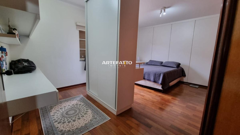 Imagem Casa com 3 Quartos à Venda, 600 m² Imagem Casa com 3 Quartos à Venda, 600 m²