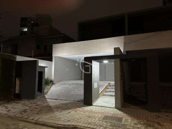 Casa com 3 Quartos à Venda, 190 m² em Santo Antônio - Joinville