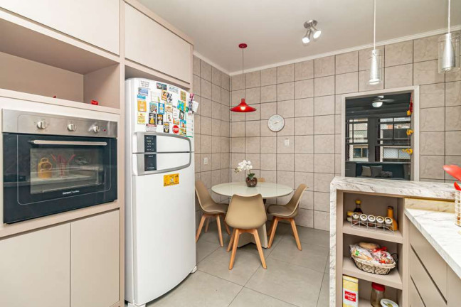 Imagem Imóvel com 3 Quartos à Venda, em Petrópolis - Porto Alegre Imagem Imóvel com 3 Quartos à Venda, em Petrópolis - Porto Alegre