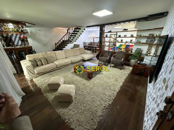 Casa com 5 Quartos à Venda, 250 m² em Vila Carrão - São Paulo