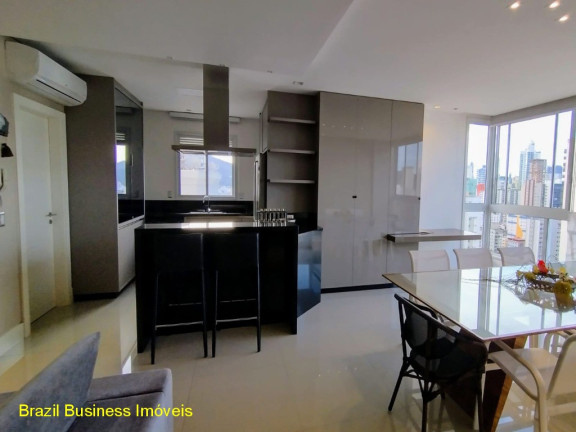 Imagem Imóvel com 3 Quartos à Venda, 128 m² em Centro - Balneário Camboriú Imagem Imóvel com 3 Quartos à Venda, 128 m² em Centro - Balneário Camboriú