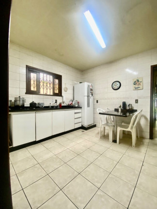 Imagem Sobrado com 5 Quartos à Venda, 420 m² em Bacacheri - Curitiba Imagem Sobrado com 5 Quartos à Venda, 420 m² em Bacacheri - Curitiba