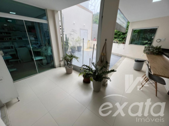 Imagem Sobrado com 3 Quartos à Venda, 161 m² em Morada De Laranjeiras - Serra Imagem Sobrado com 3 Quartos à Venda, 161 m² em Morada De Laranjeiras - Serra