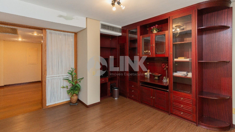 Imagem Apartamento com 3 Quartos à Venda, 315 m² em Petrópolis - Porto Alegre Imagem Apartamento com 3 Quartos à Venda, 315 m² em Petrópolis - Porto Alegre