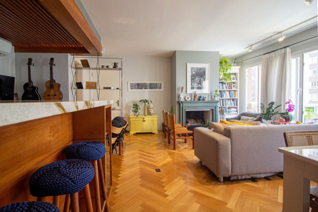 Imagem Apartamento com 3 Quartos à Venda, 128 m² em Menino Deus - Porto Alegre Imagem Apartamento com 3 Quartos à Venda, 128 m² em Menino Deus - Porto Alegre