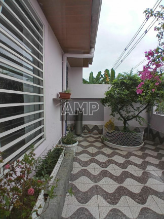 Imagem Casa com 4 Quartos à Venda, 399 m² em Aleixo - Manaus Imagem Casa com 4 Quartos à Venda, 399 m² em Aleixo - Manaus