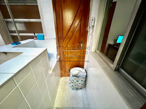 Imagem Imóvel com 1 Quarto à Venda, 33 m² em Copacabana - Rio De Janeiro Imagem Imóvel com 1 Quarto à Venda, 33 m² em Copacabana - Rio De Janeiro