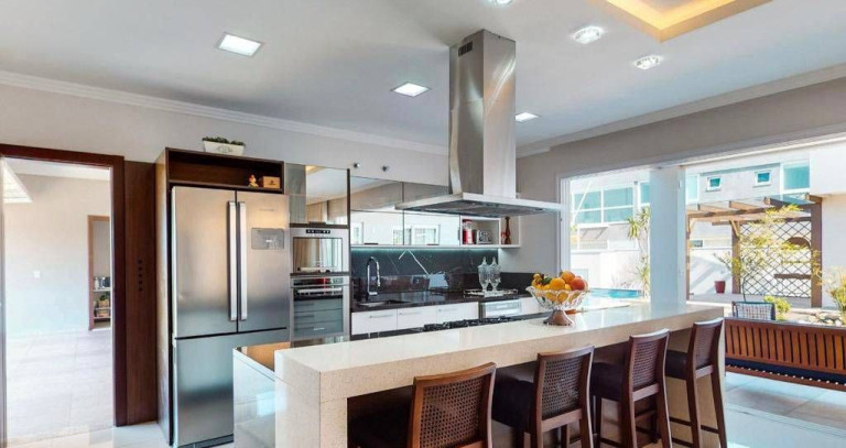 Imagem Casa com 3 Quartos à Venda, 769 m² em Santa Regina - Camboriú Imagem Casa com 3 Quartos à Venda, 769 m² em Santa Regina - Camboriú