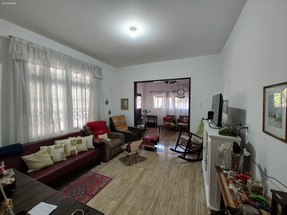 Imagem Casa com 5 Quartos à Venda, 244 m² em Centro - Joinville Imagem Casa com 5 Quartos à Venda, 244 m² em Centro - Joinville