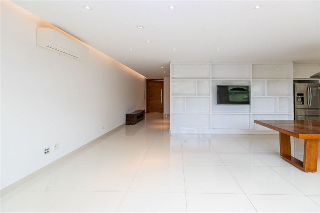 Imagem Casa com 5 Quartos à Venda, em Alto Da Boa Vista - São Paulo Imagem Casa com 5 Quartos à Venda, em Alto Da Boa Vista - São Paulo