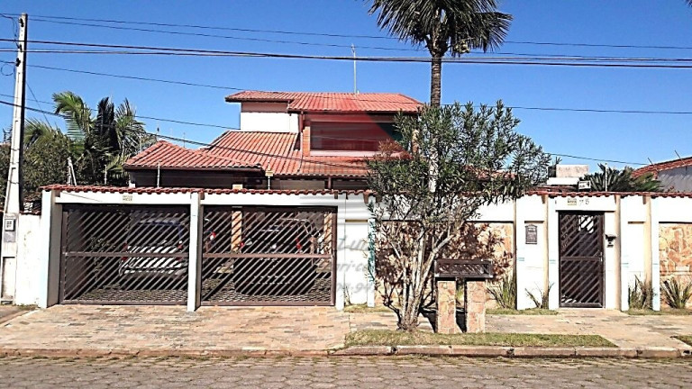Imagem Casa com 8 Quartos à Venda, 450 m² em Maria Helena Novaes - Peruíbe Imagem Casa com 8 Quartos à Venda, 450 m² em Maria Helena Novaes - Peruíbe