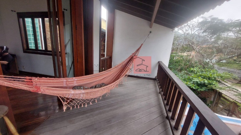 Imagem Casa com 4 Quartos à Venda, 360 m² em Piratininga - Niterói