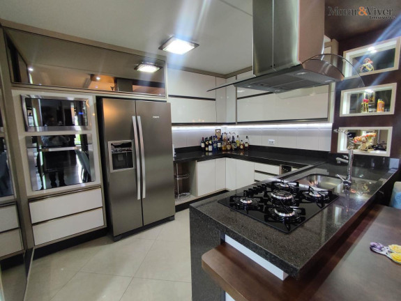 Imagem Sobrado com 3 Quartos à Venda, 310 m² em Sitio Cercado - Curitiba Imagem Sobrado com 3 Quartos à Venda, 310 m² em Sitio Cercado - Curitiba