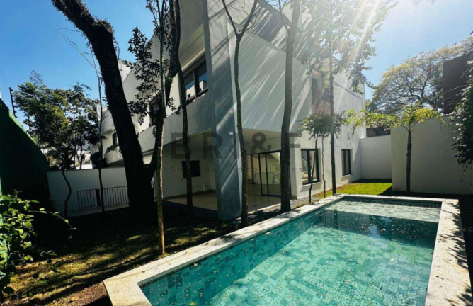 Casa com 4 Quartos à Venda, 651 m² em Jardim Dos Estados - São Paulo